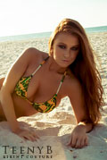 bikini model Leanna Decker